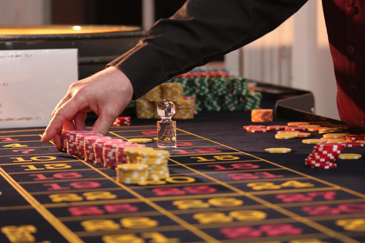 Golden Toad slot game interface on sbomoney showing reels and bet controls